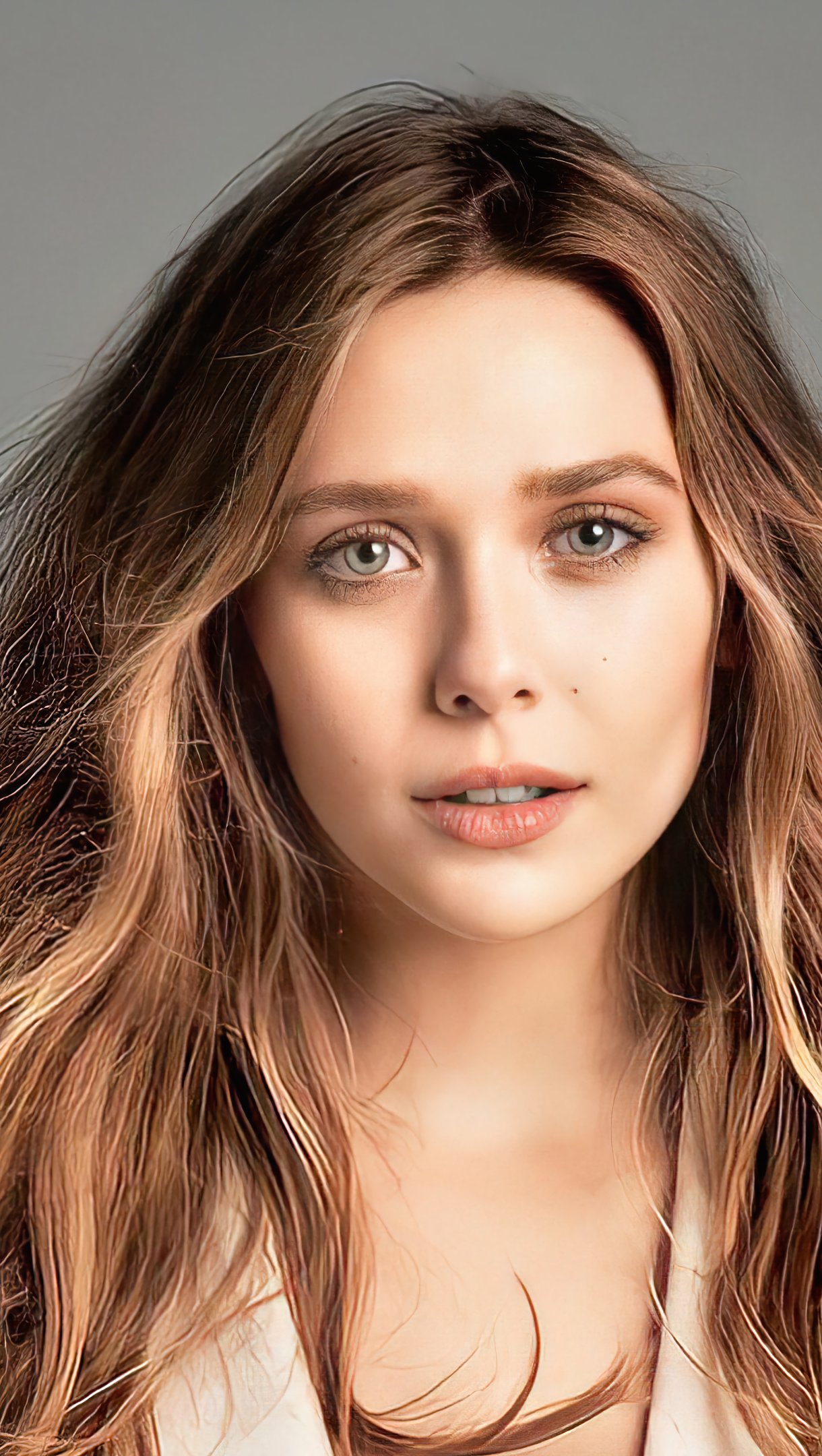 Actriz Elizabeth Olsen sin maquillaje