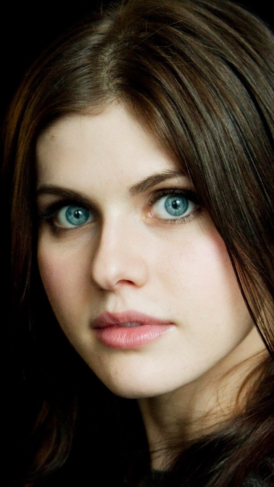 Alexandra Daddario 1