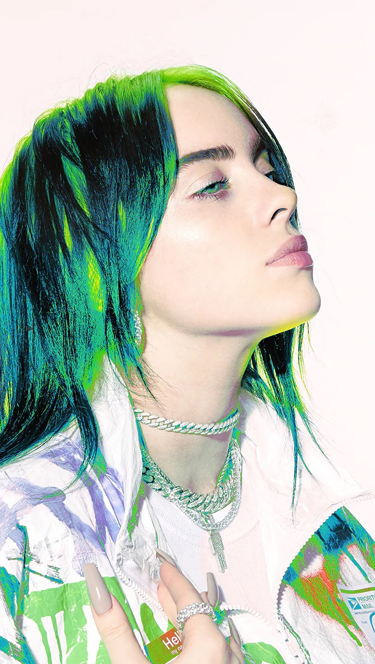 Billie Eilish con cabello verde