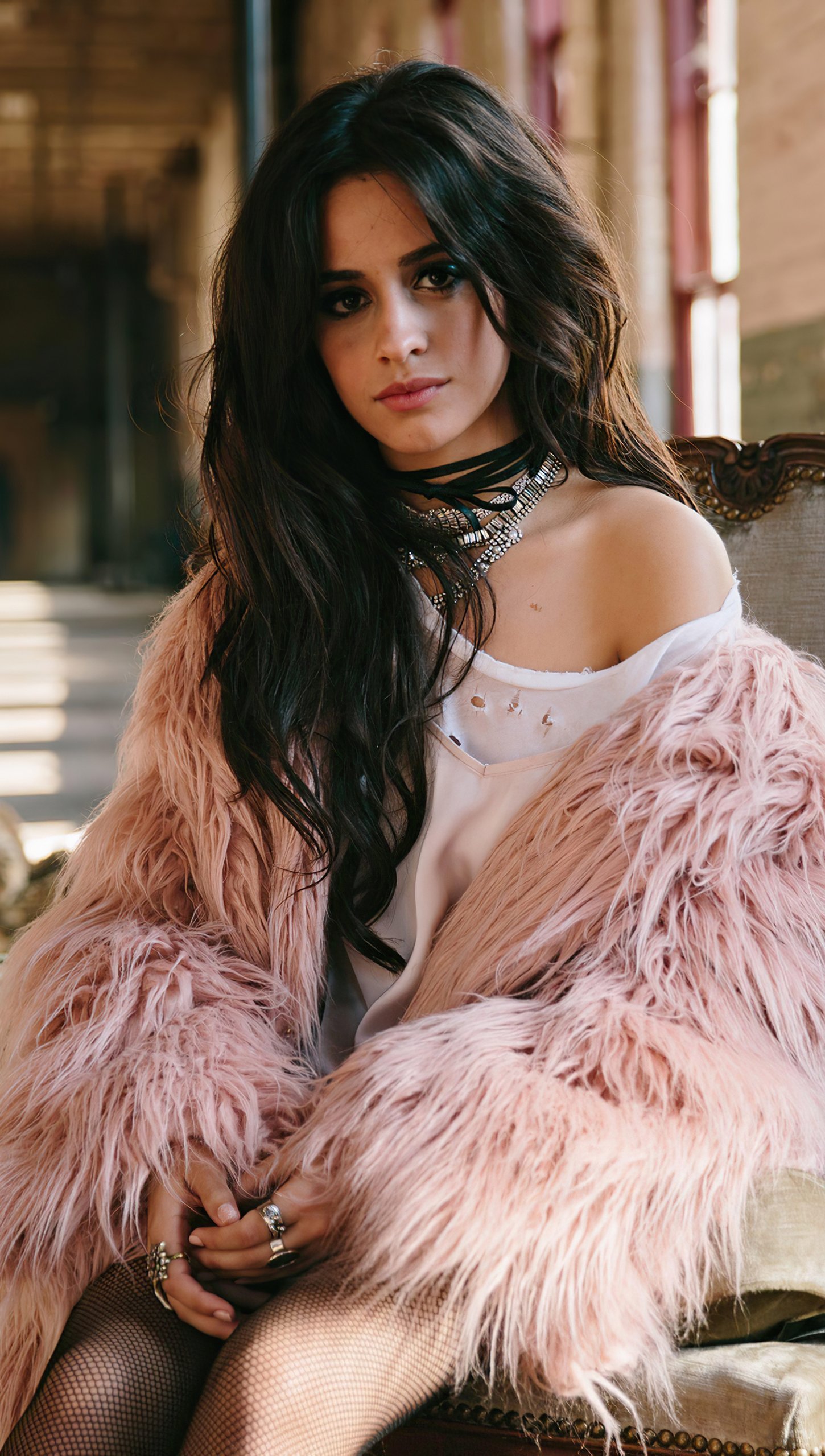 Camila Cabello en habitación