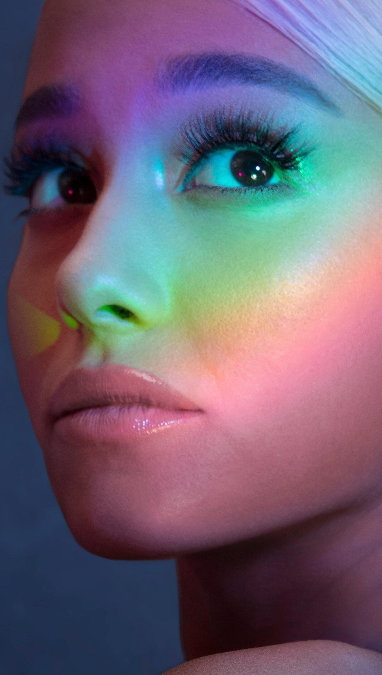 Cara de Ariana Grande con colores