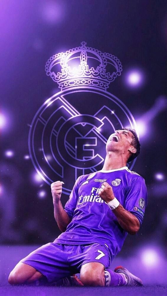 Cristiano Ronaldo real madrid uniforme morado