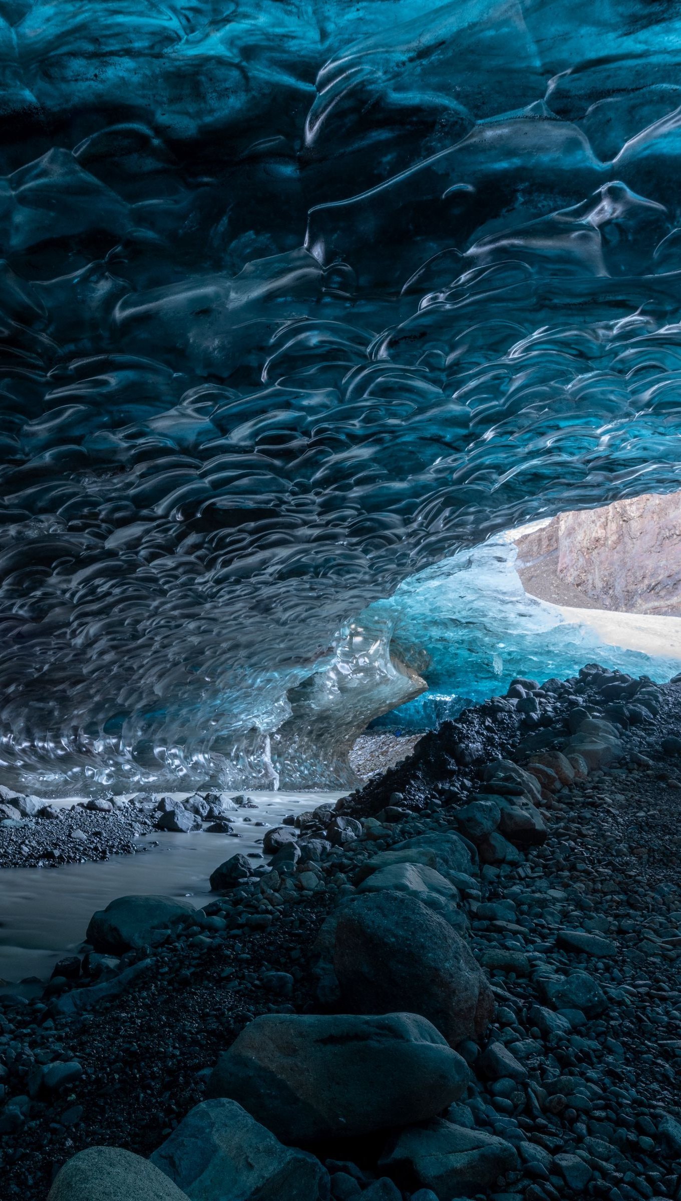 Cueva de rocas de hielo