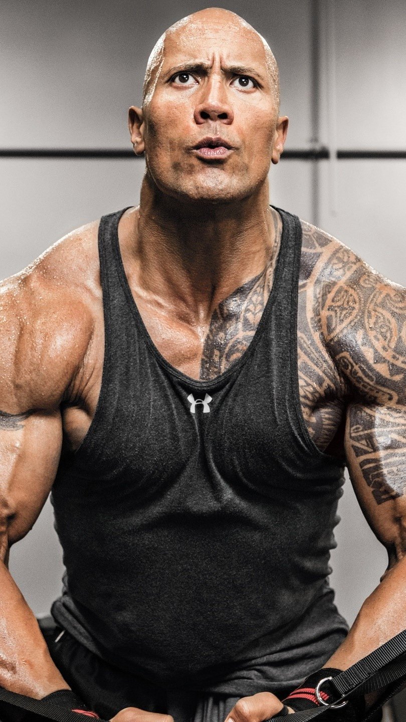 Dwayne Johnson haciendo ejercicio