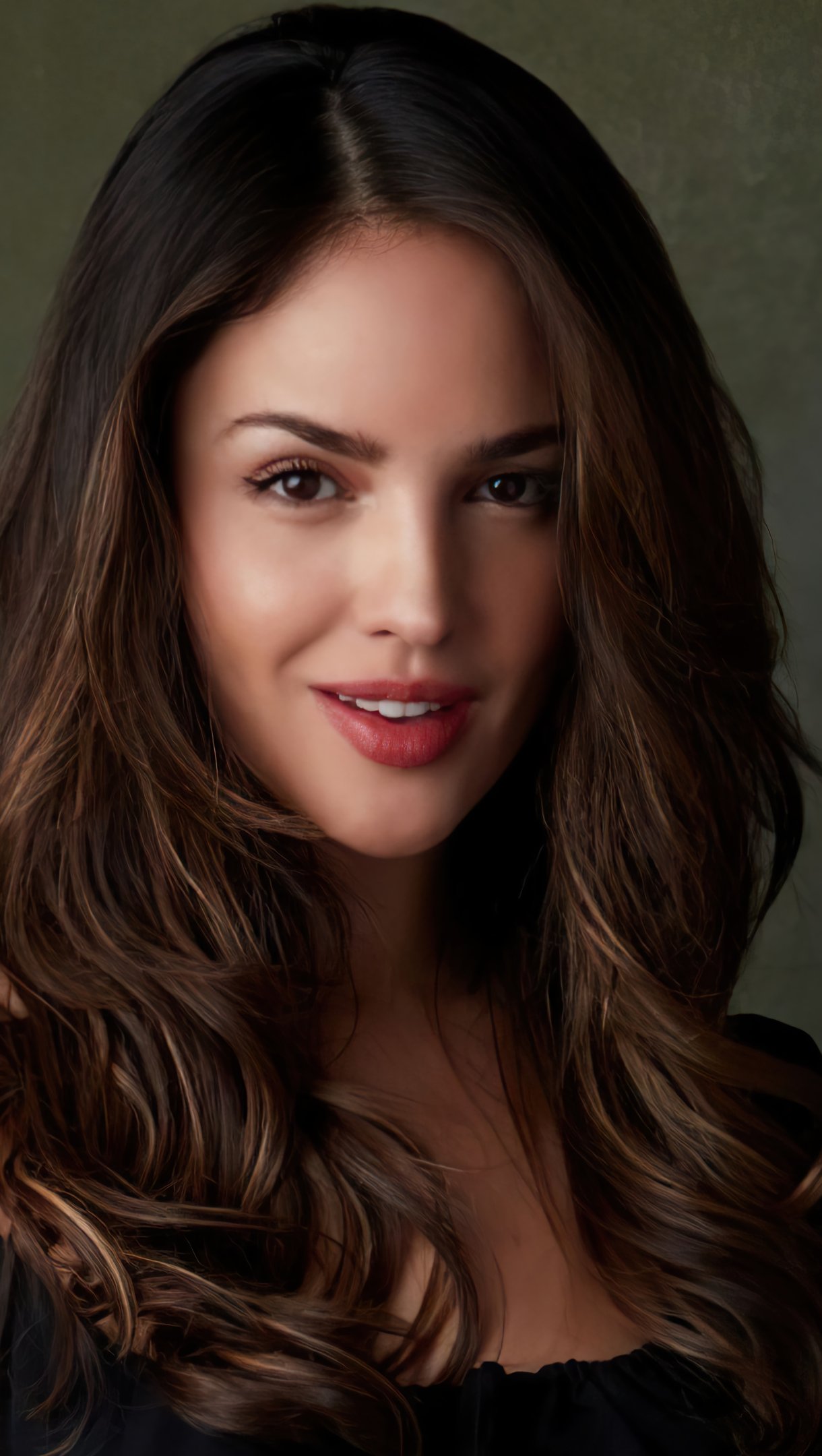 Eiza Gonzalez sonriendo 2021