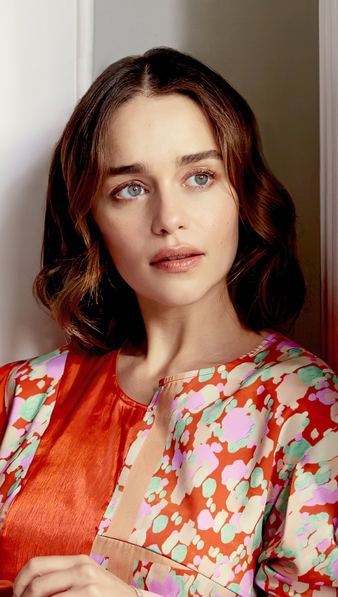 Emilia Clarke para revista The observer