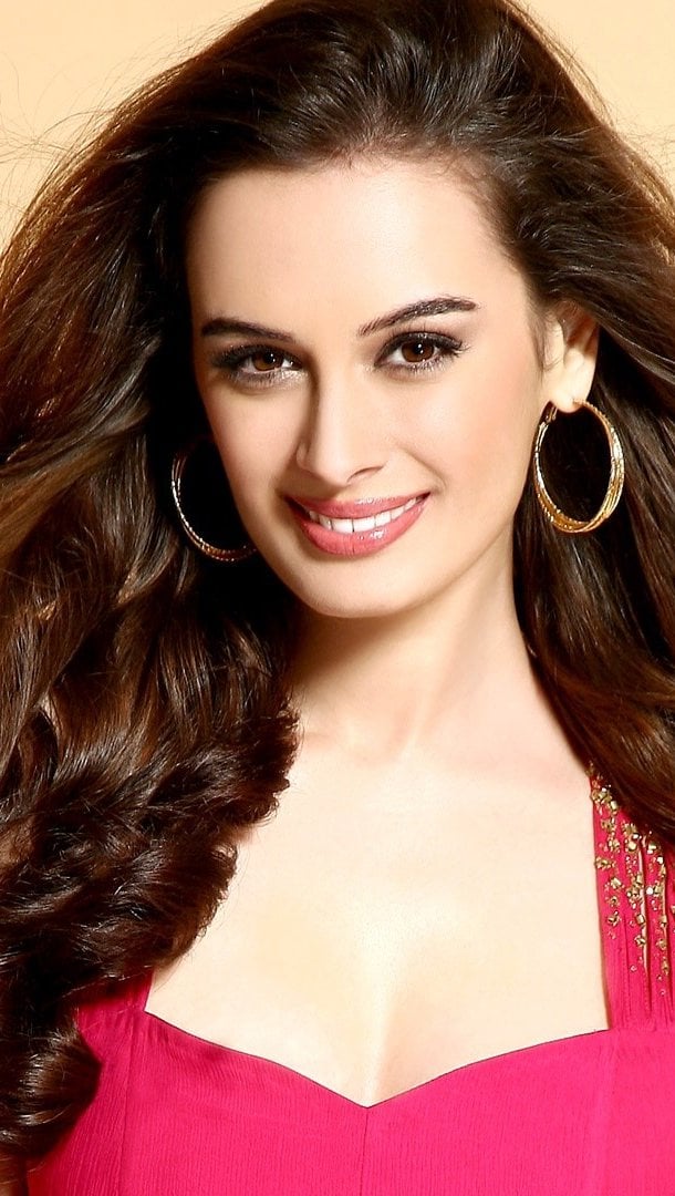 Evelyn Sharma