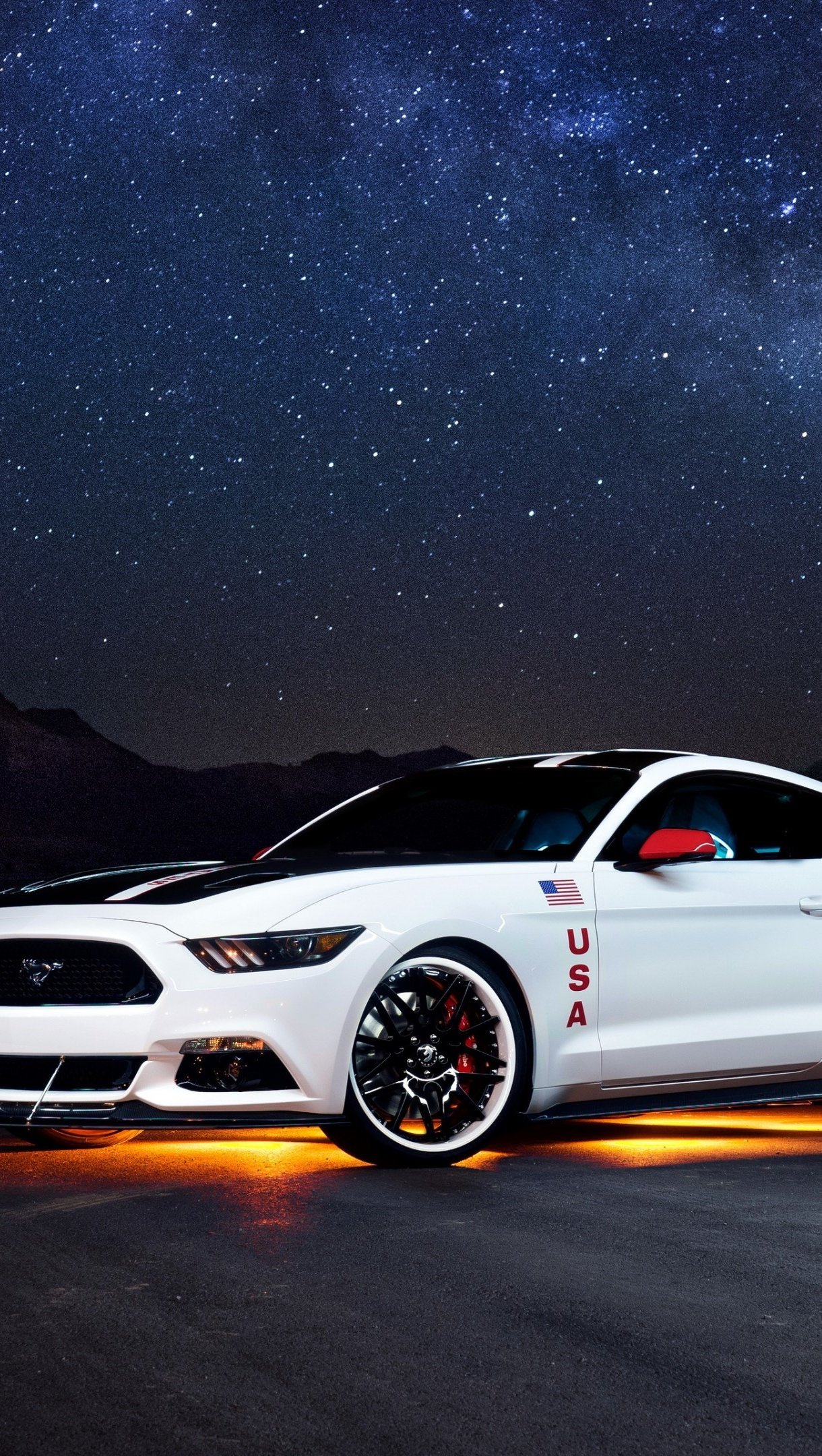 Ford mustang blanco de lado