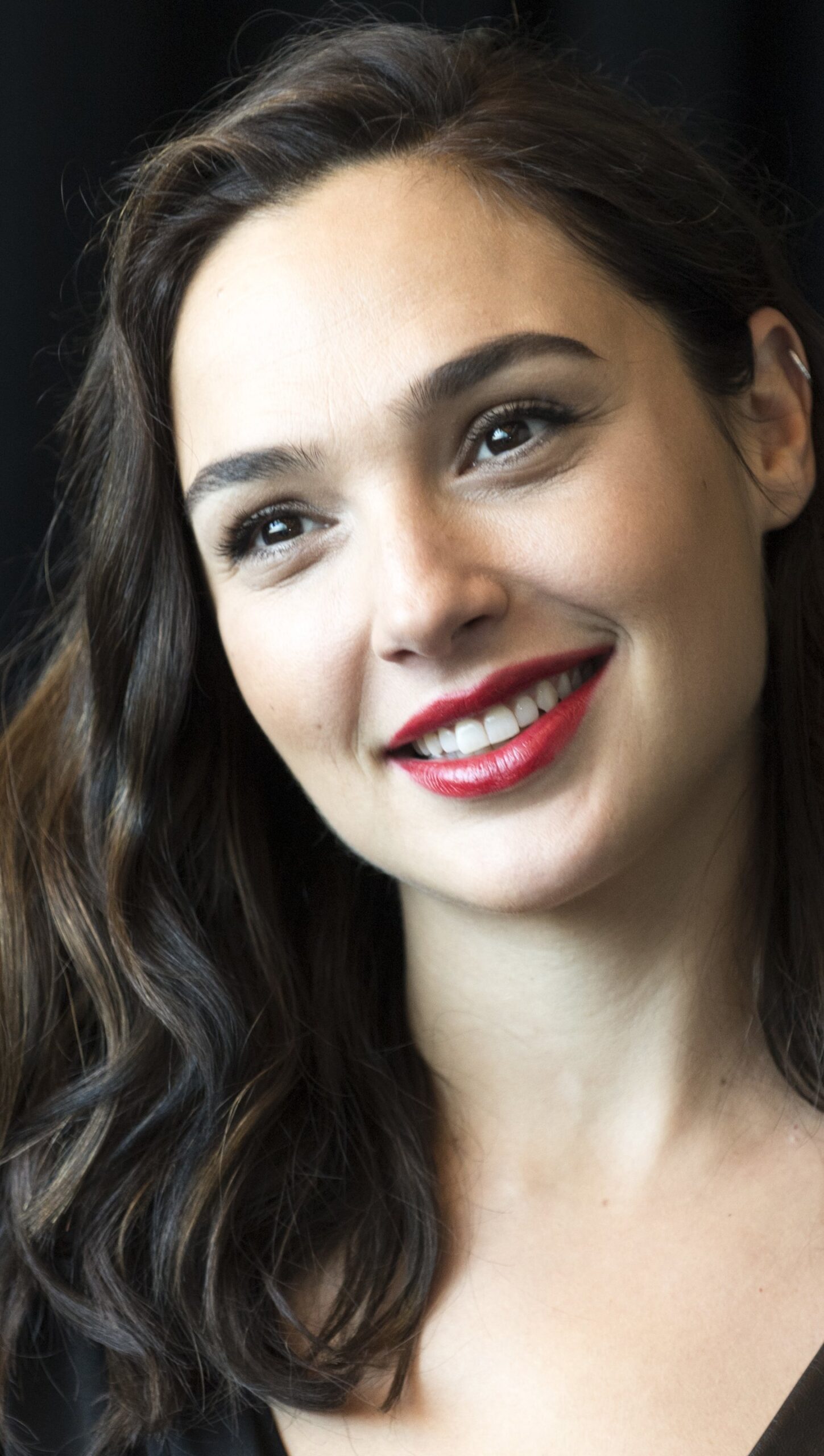 Gal Gadot sonriendo