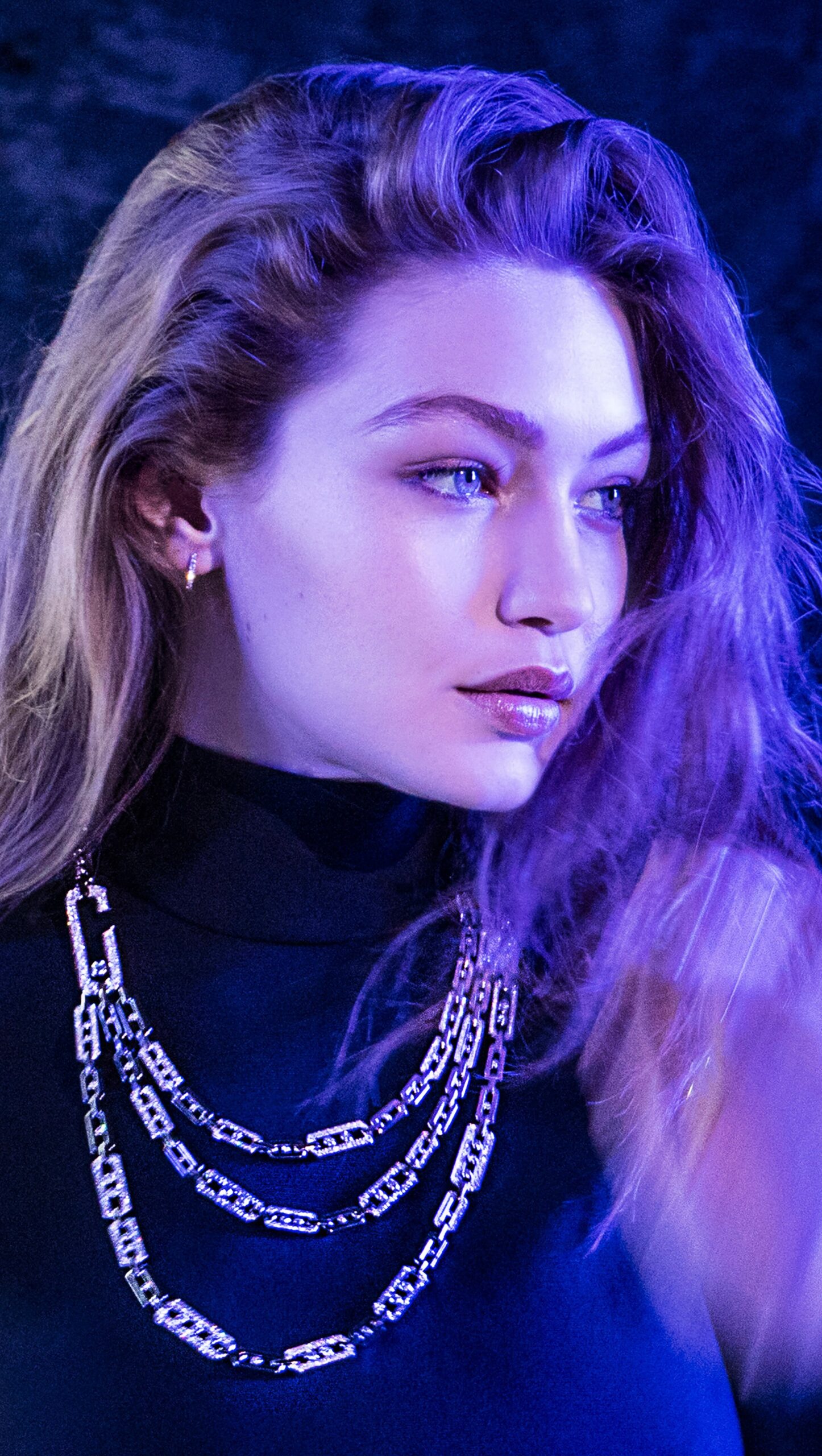 Gigi Hadid en luz neón