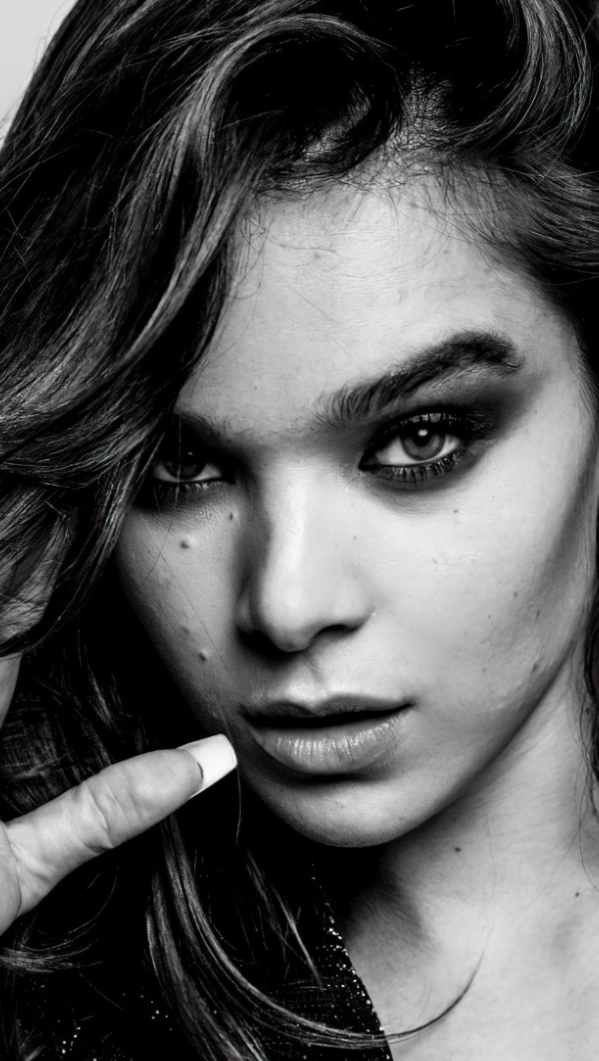 Hailee Steinfeld para Armani Beauty