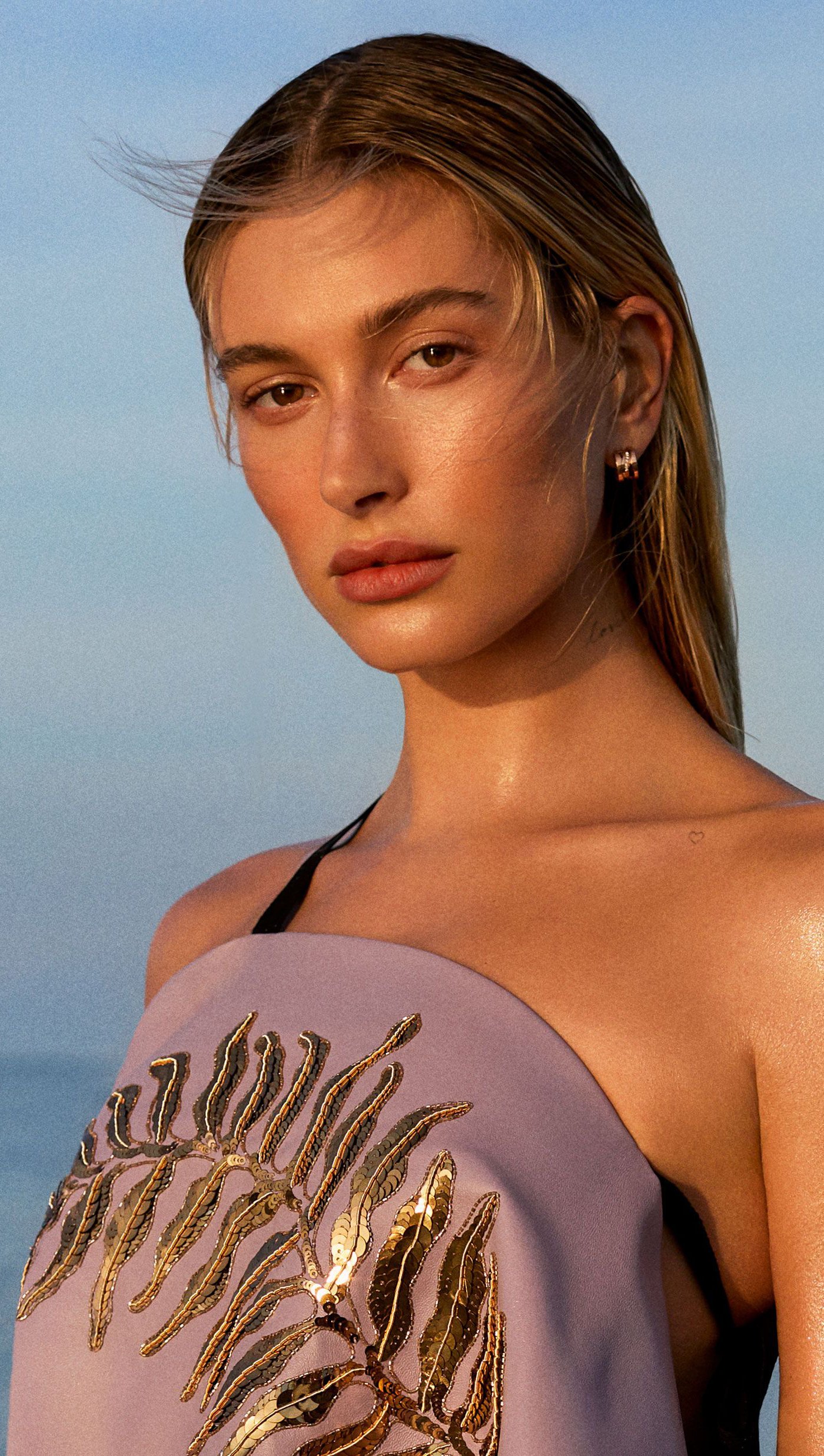 Hailey Baldwin Elle 2020