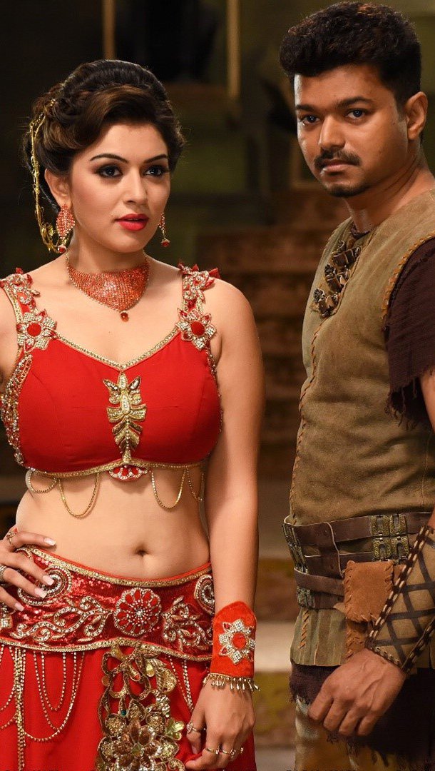 Hansika Vijay en Puli