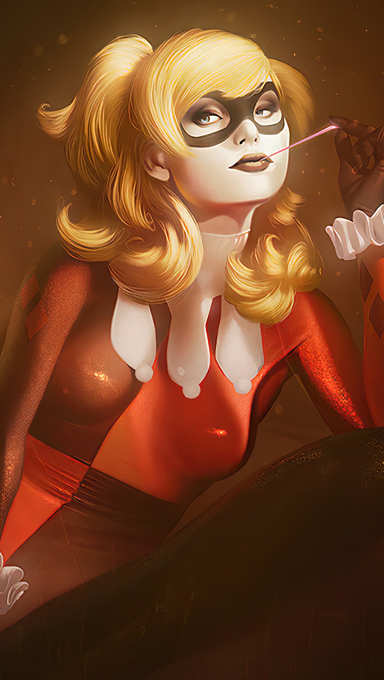 Harley Quinn con traje rojo y negro