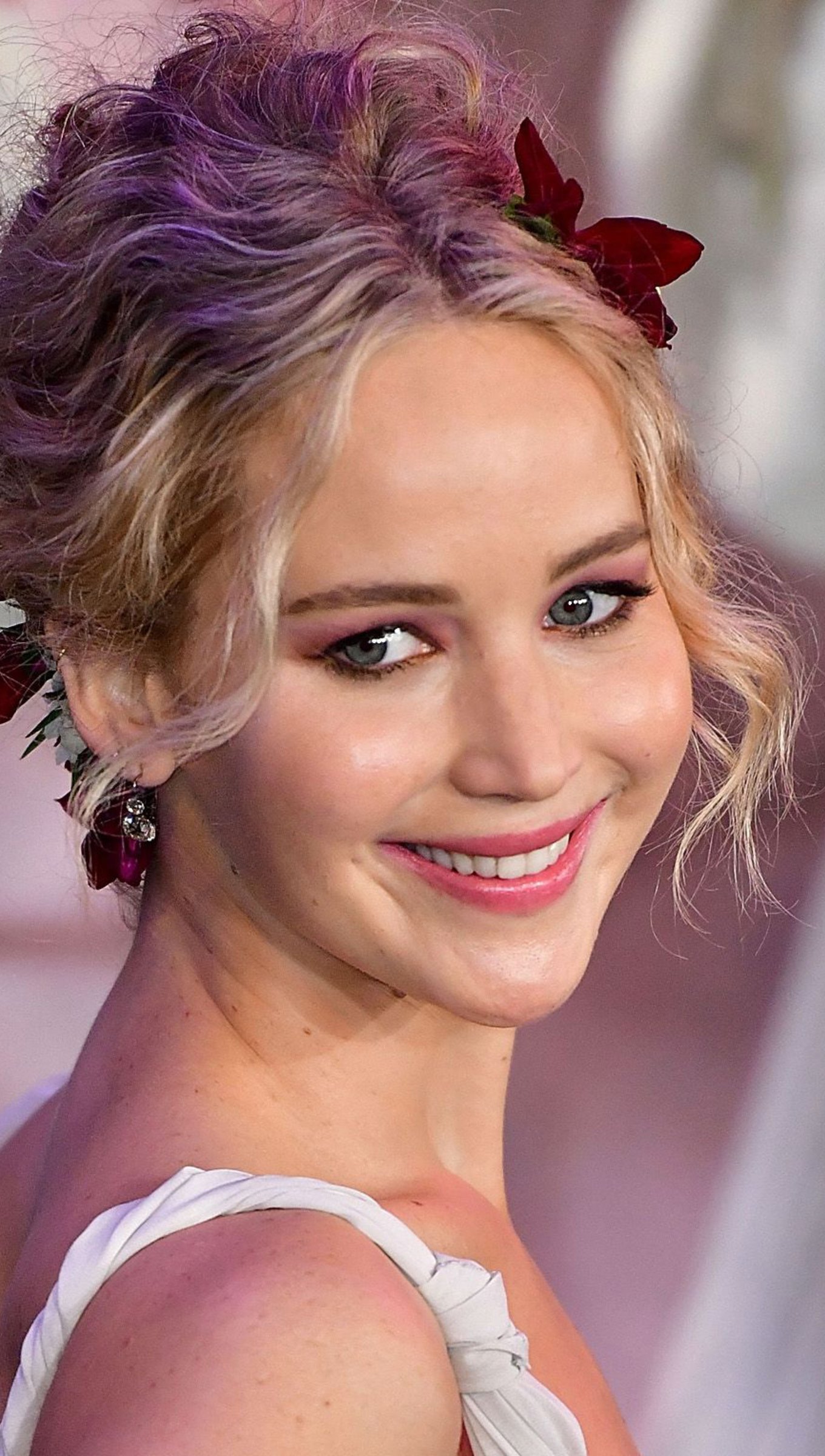 Jennifer Lawrence sonriendo