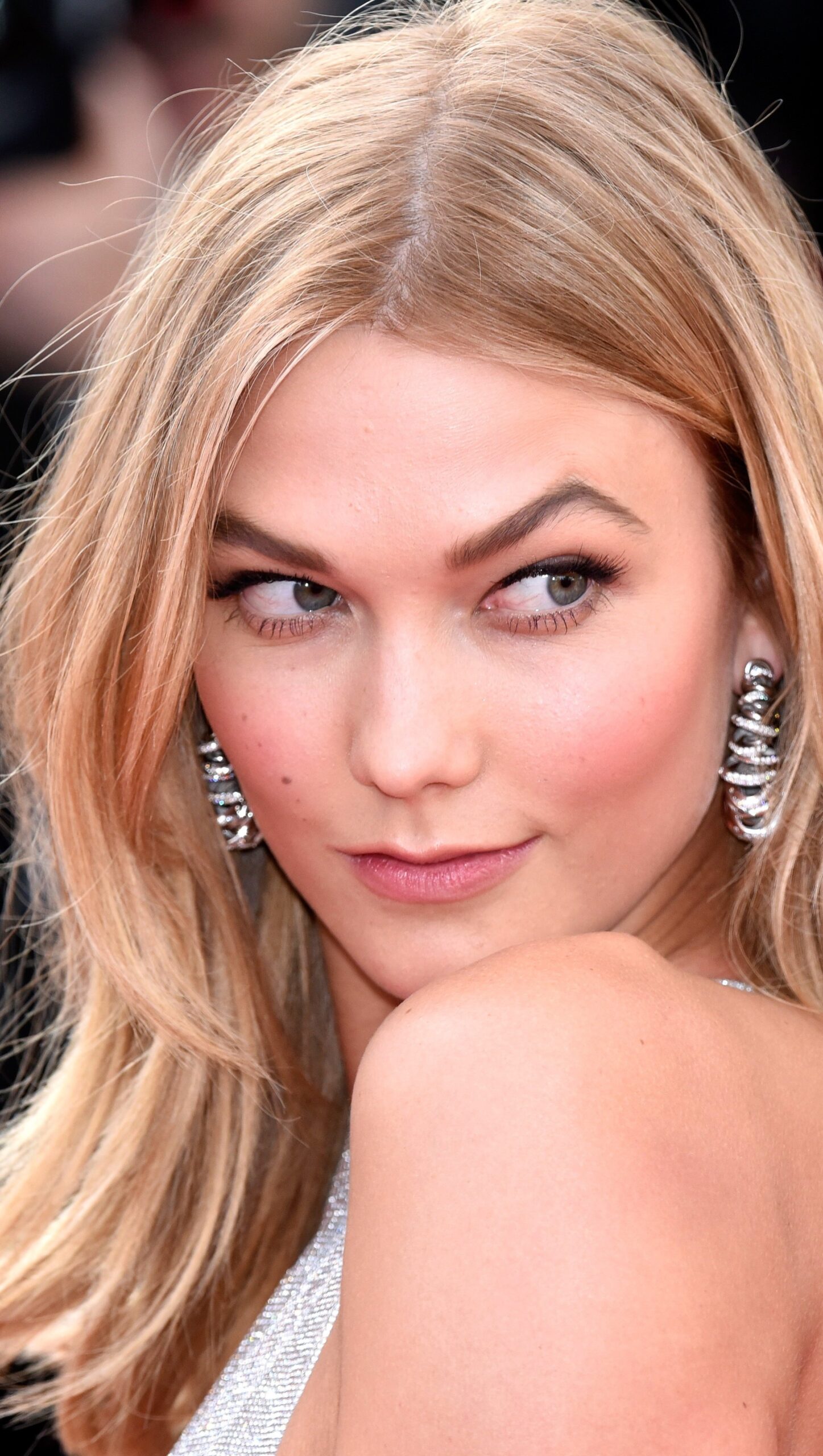 Karlie Kloss alfombra roja