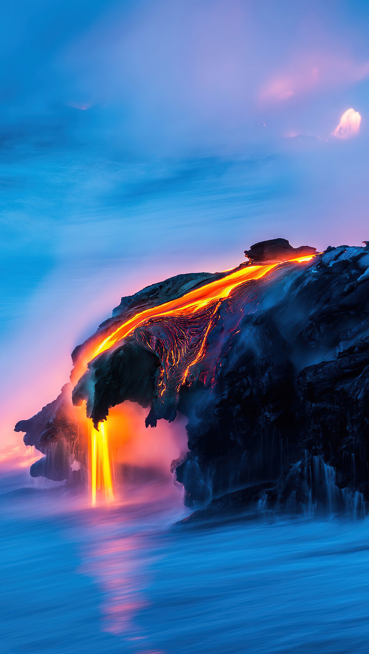 Lava entre las rocas