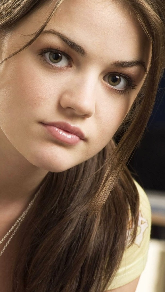 Lucy Hale en Pretty Little liars