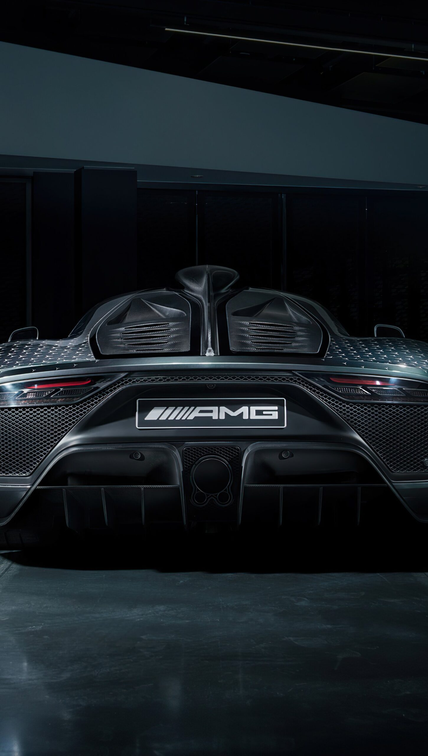 Merccedes AMG project one por atrás