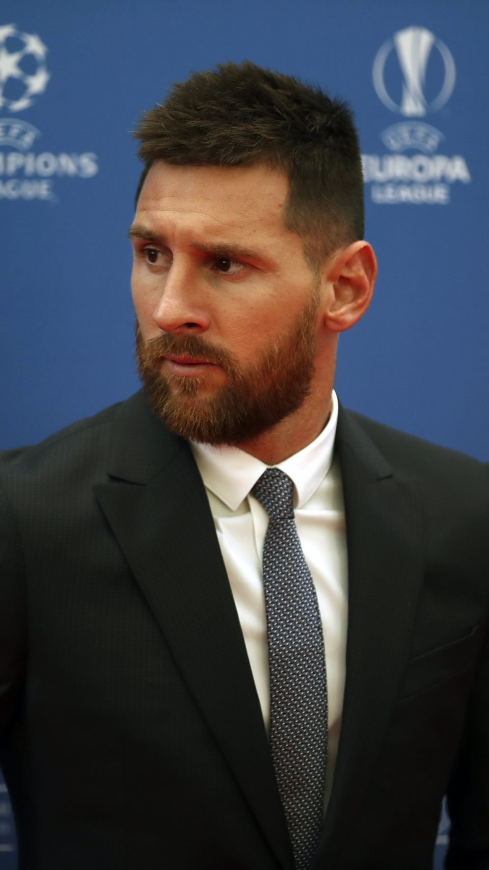 Messi con traje