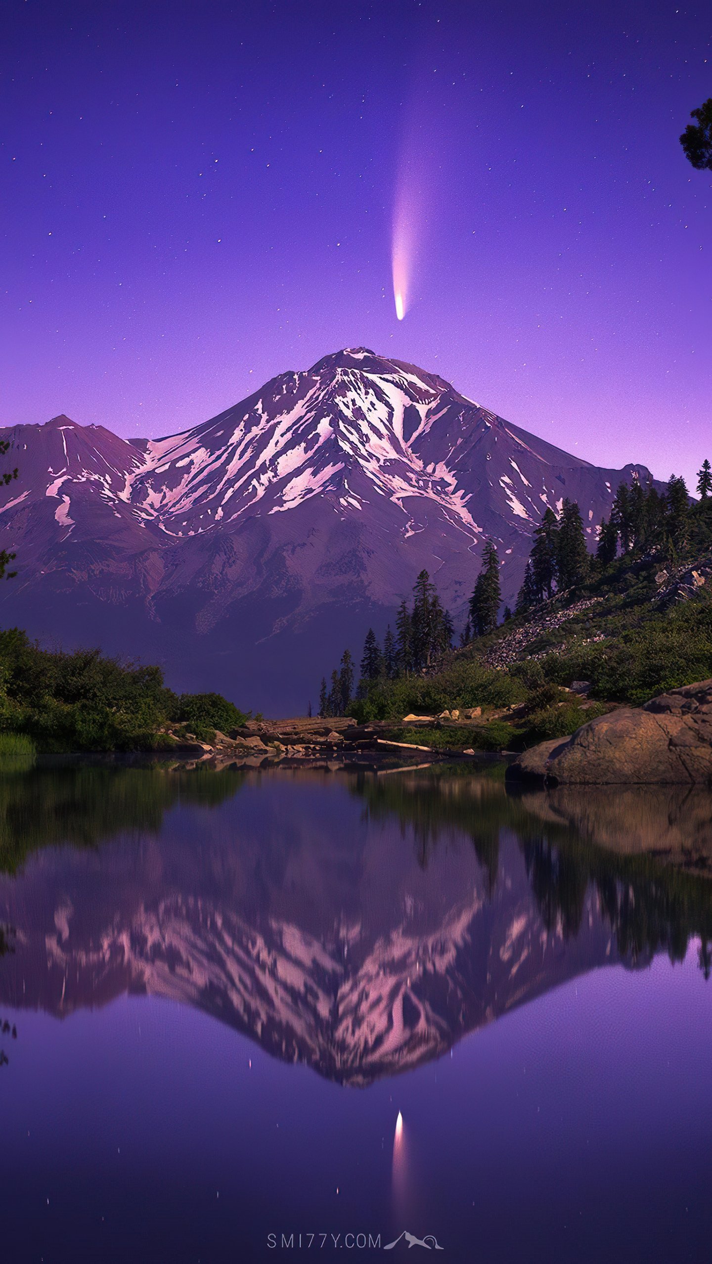 Paisaje de bosque con montañas y lago