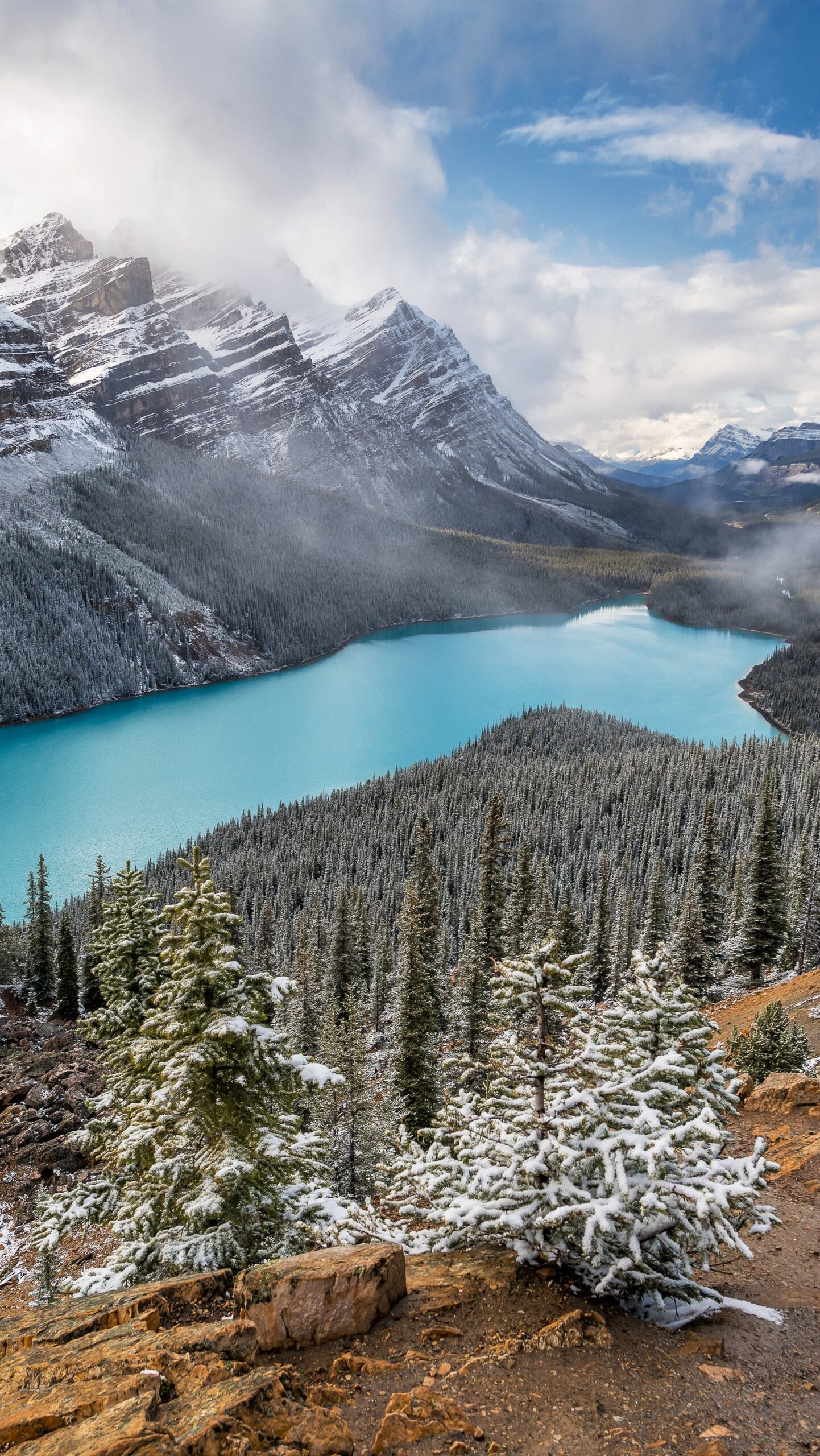 Paisaje de lago en Alberta