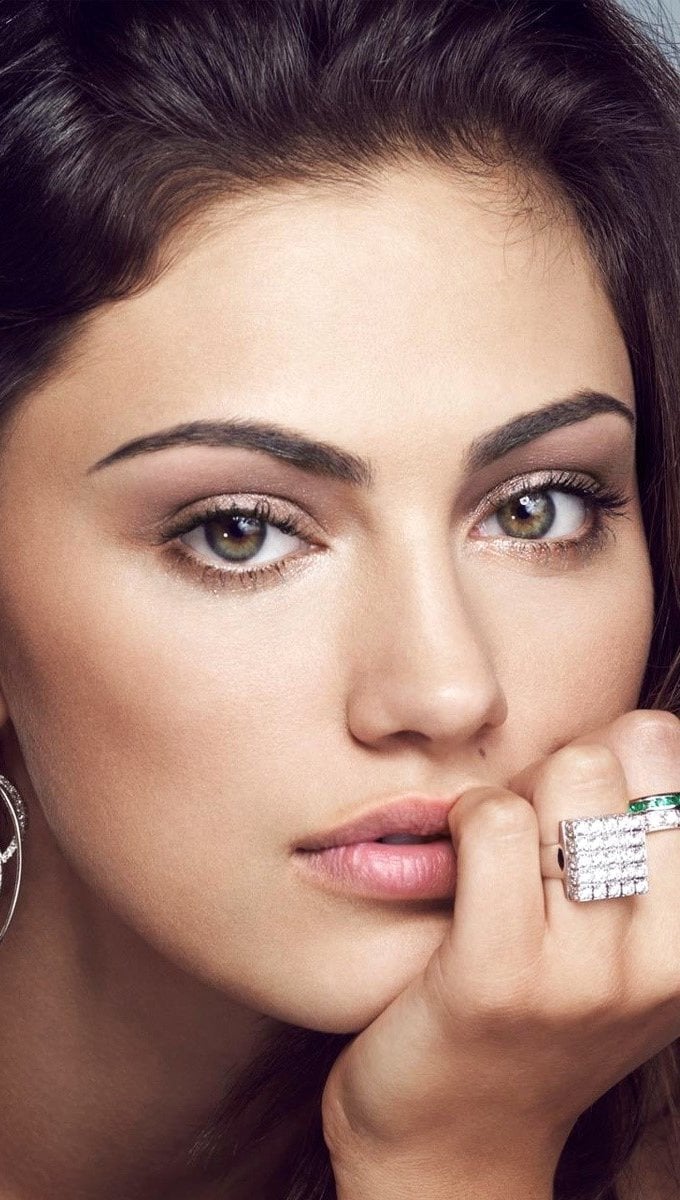 Phoebe Tonkin