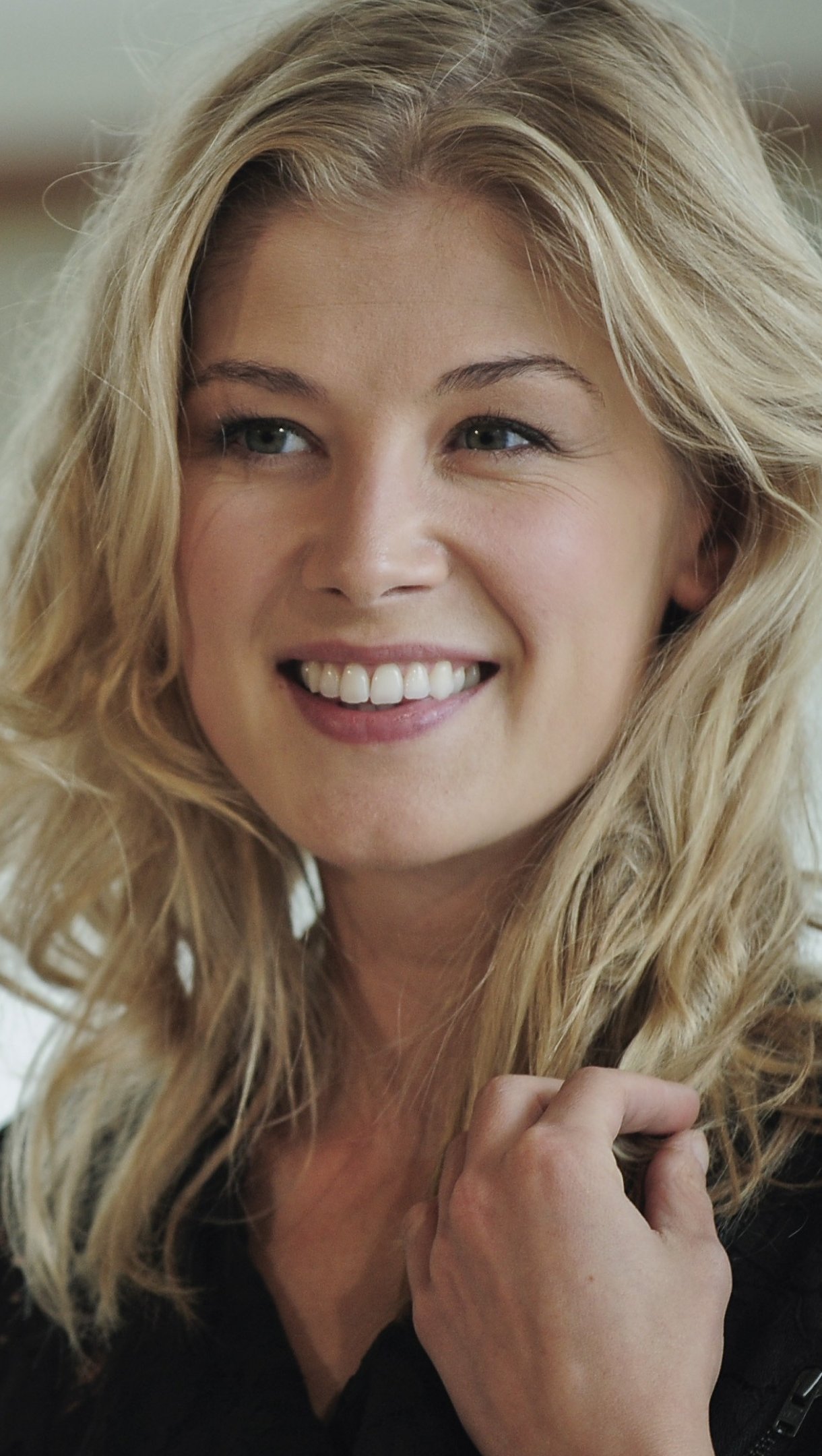 Rosamund Pike