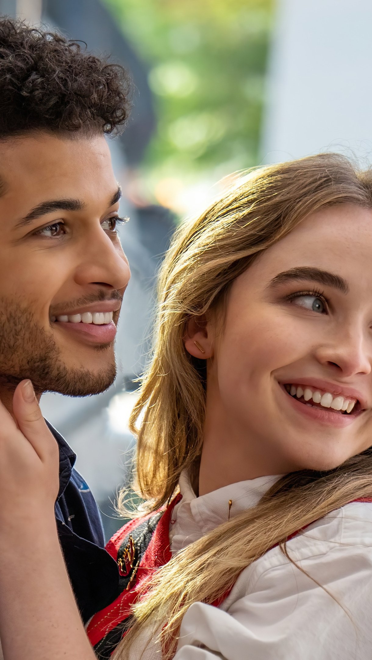 Sabrina Carpenter y Jordan Fisher en película Work it