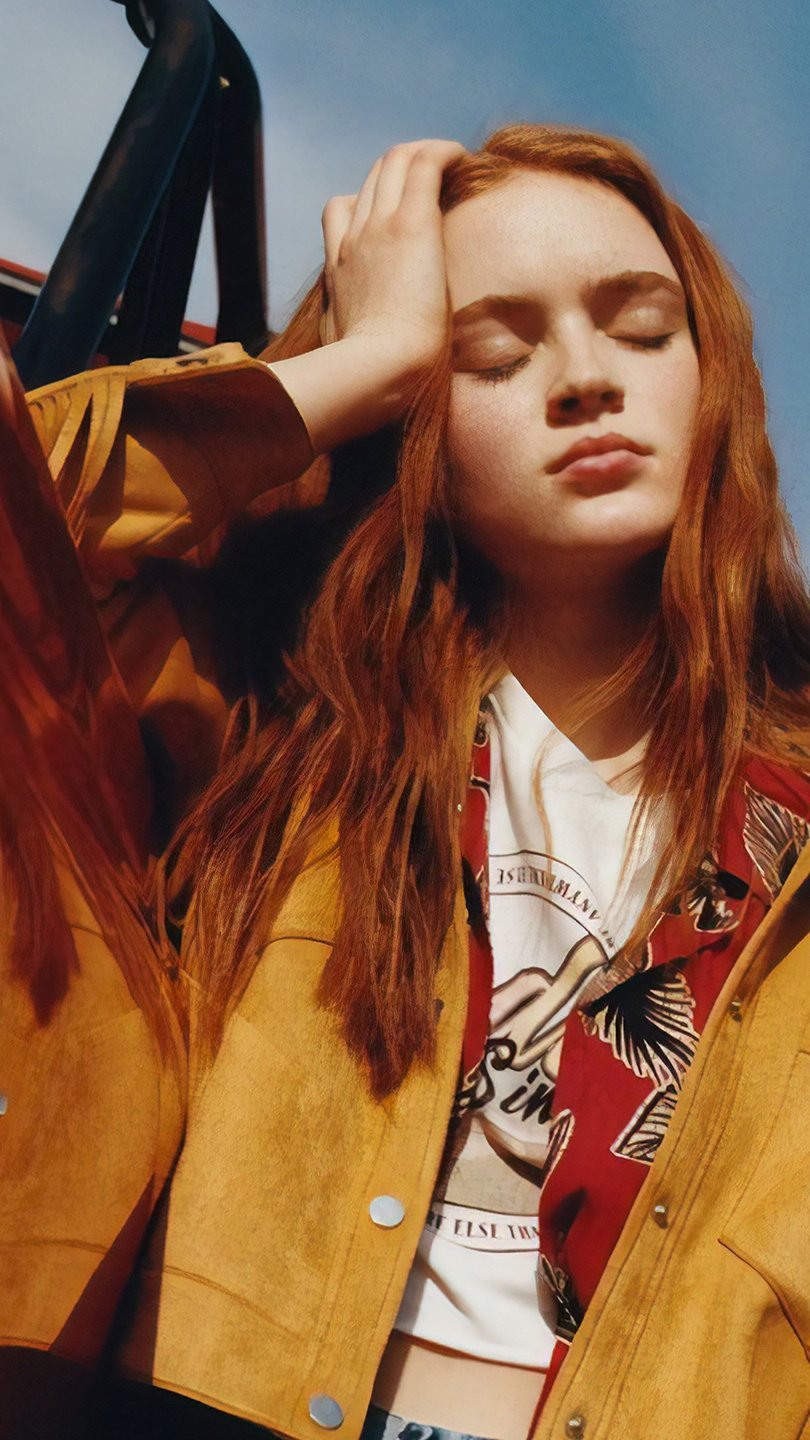 Sadie Sink Pull and Bear