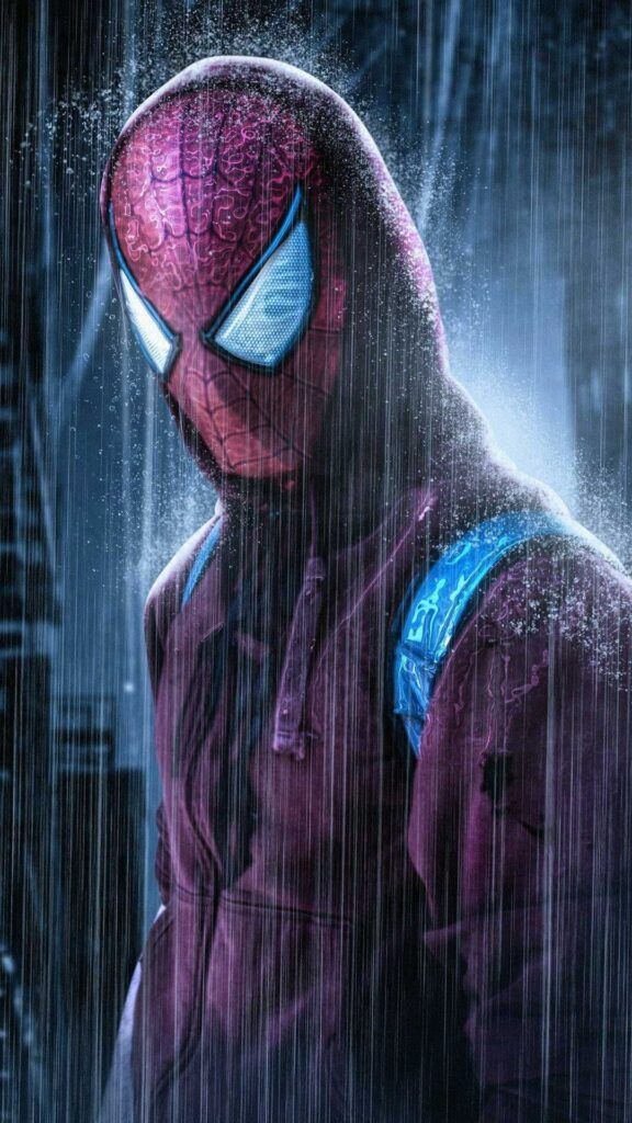 Spiderman con capucha bajo la lluvia