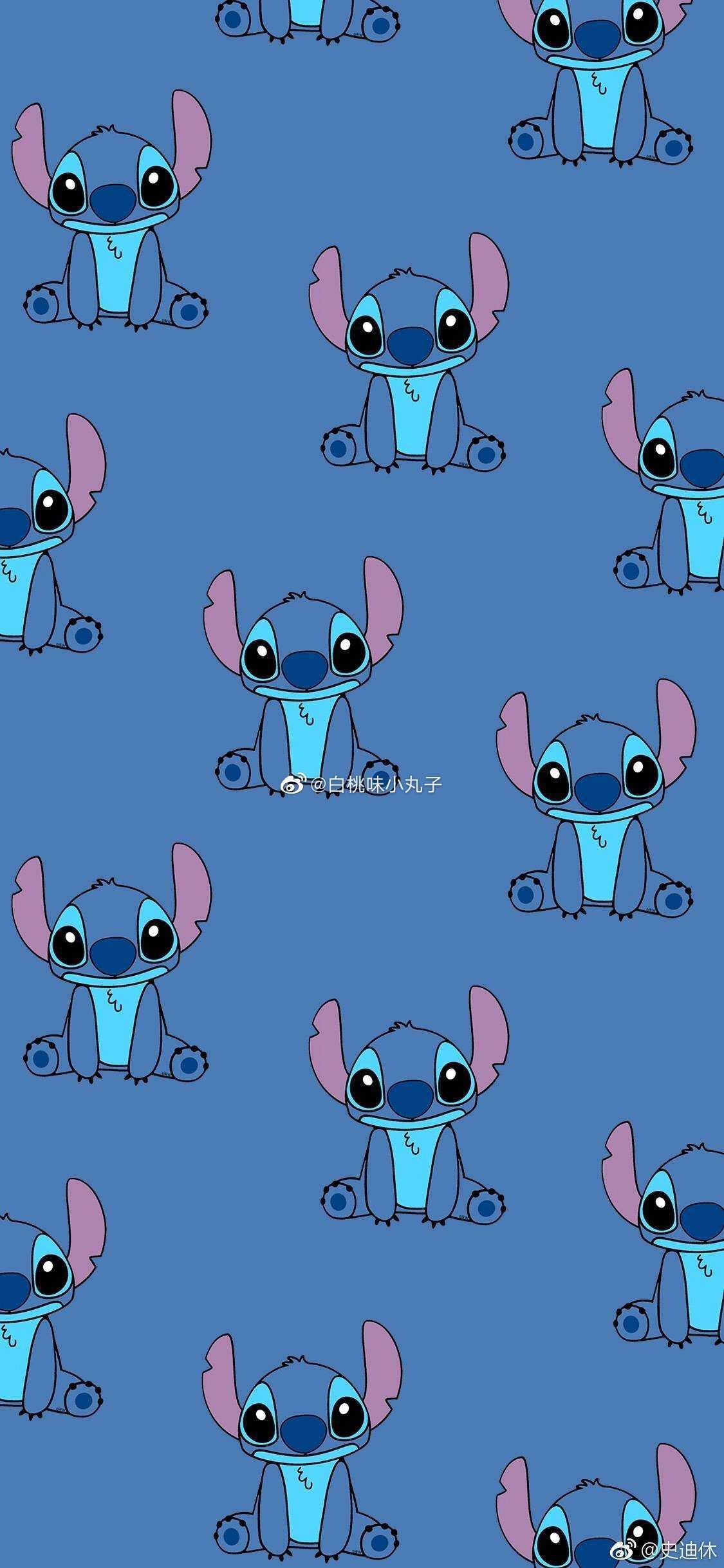 Stitch en mosaico con fondo azul