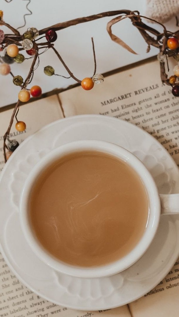 Taza de café y libro