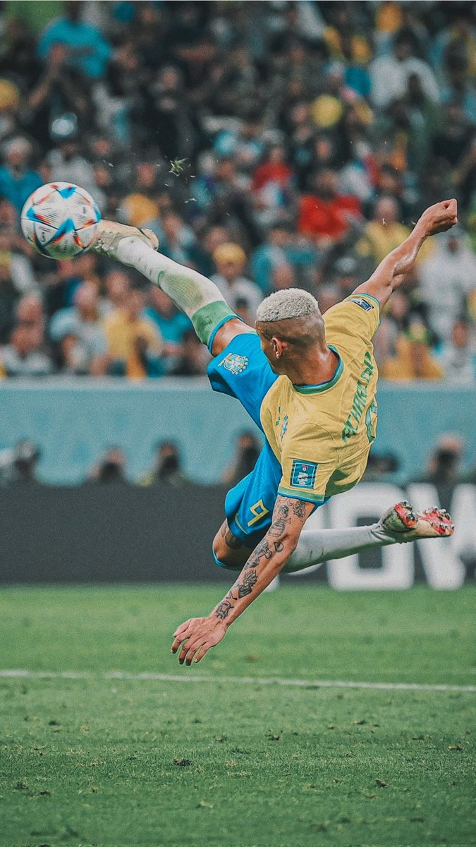 Wallpaper Richarlison desviando el balón